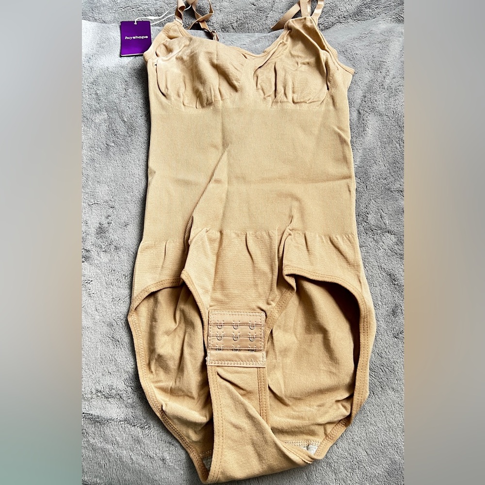 Heyshape NWT Beige Shapewear Bodysuit small